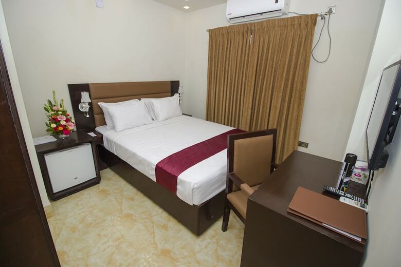 Pacific Lake View Hotel