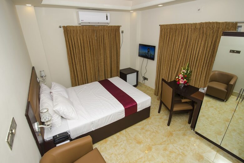 Pacific Lake View Hotel