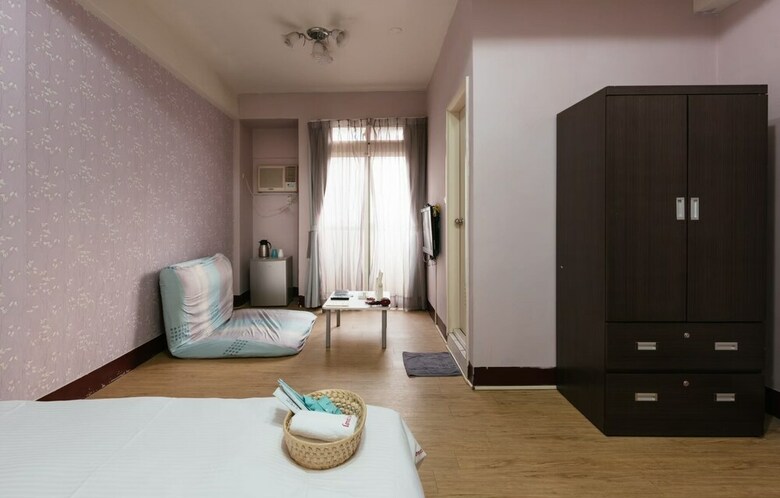 Hotel Love I
