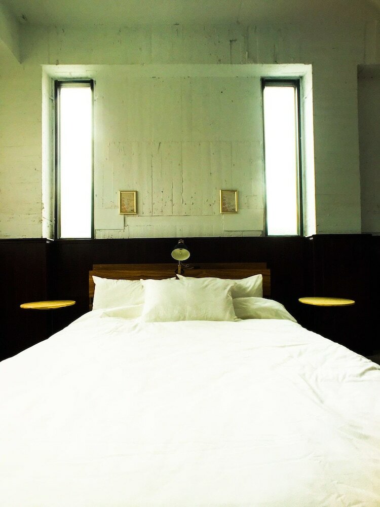 Hotel 9-1 House