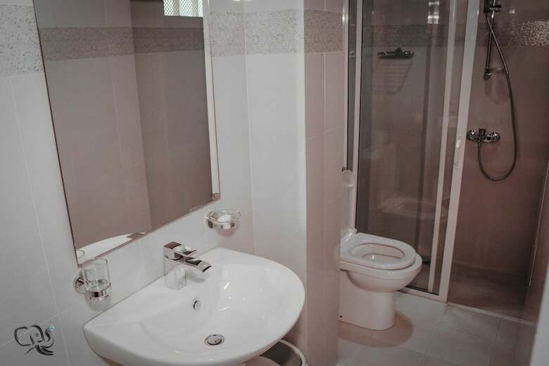 Kandy Waters Hotel