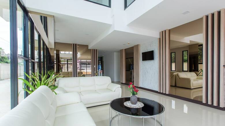 B2 Ubon Boutique & Budget Hotel
