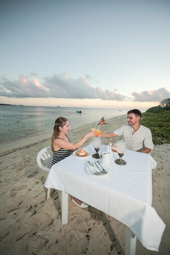 Hotel Huvadhoo Inn