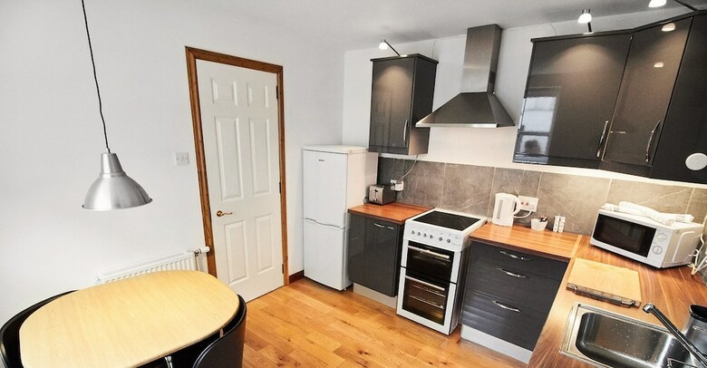Thistle Apartments - Berry Apartment