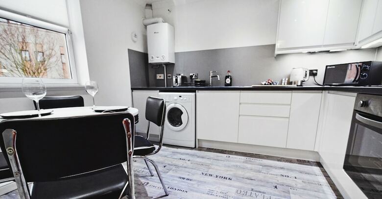 Thistle Apartments - Berry Apartment