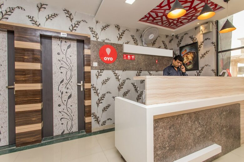 Oyo 8857 Hotel Raj Palace