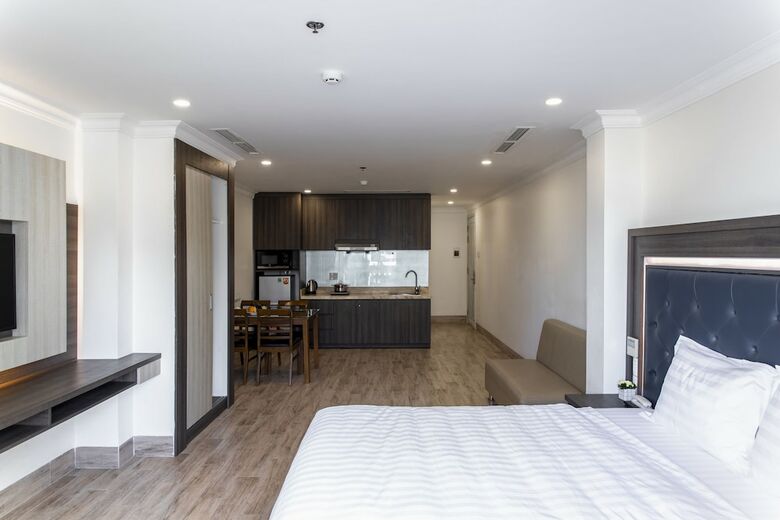 Seven Seas Hotel And Apartment