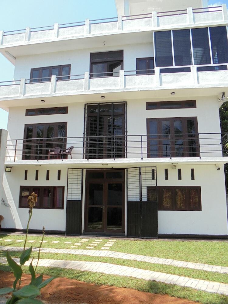 Yoho Jmf Apartments