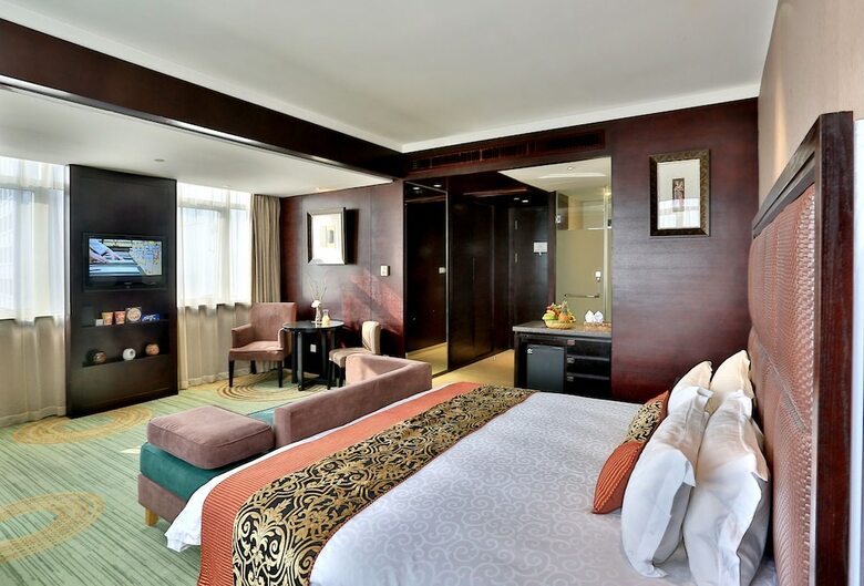 Yiwu Bali Plaza Hotel