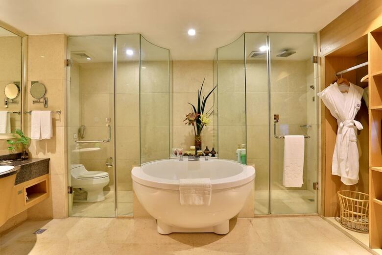 Yiwu Bali Plaza Hotel