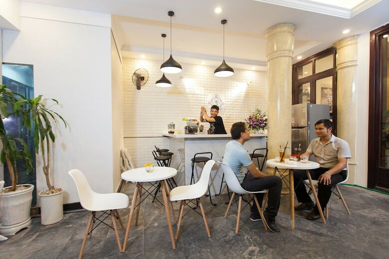 Hostal Hanoi Buddy Inn & Travel