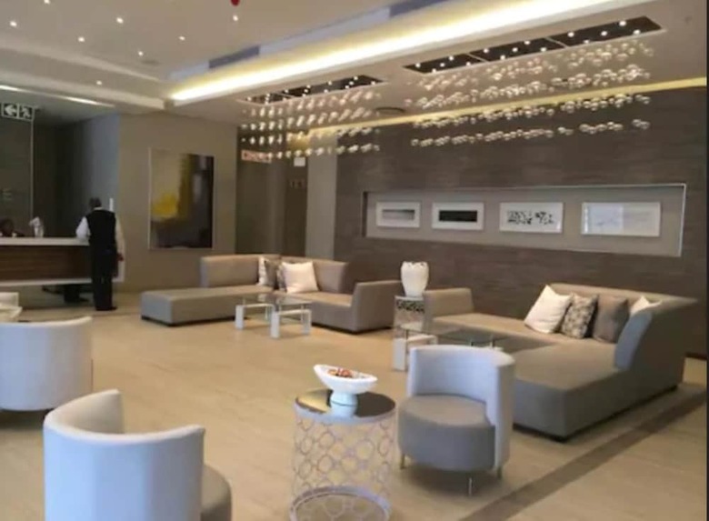 Aparthotel Sandton Skye Apartment - 616