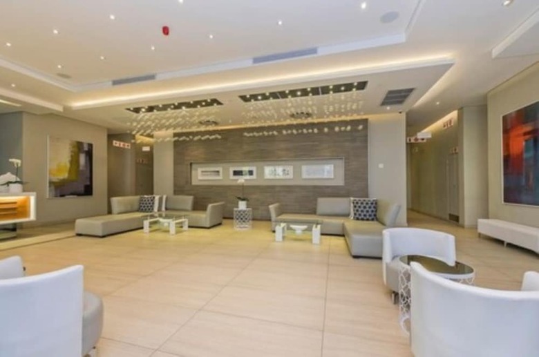 Aparthotel Sandton Skye Apartment - 616
