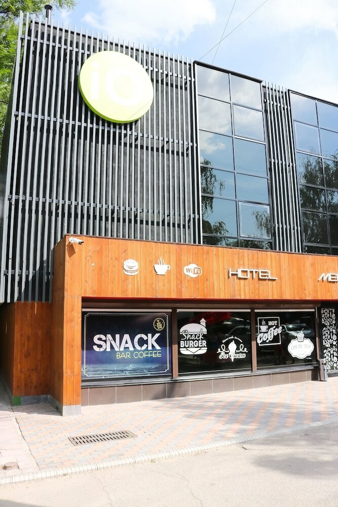 Io Hotel
