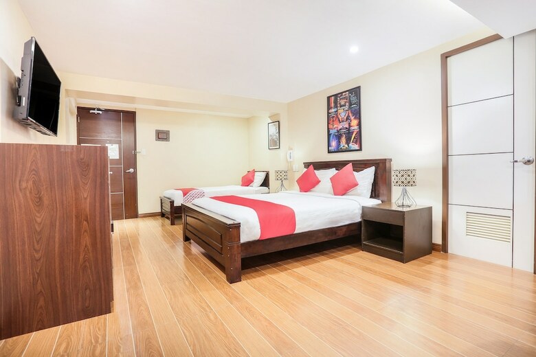 Hotel Oyo 419 La Scala Residences
