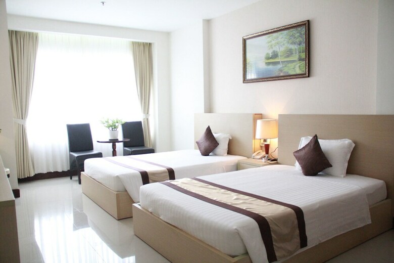 Sunrise Hotel