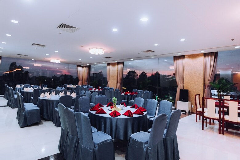 Sunrise Hotel