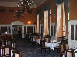 Hotel Royal(.)