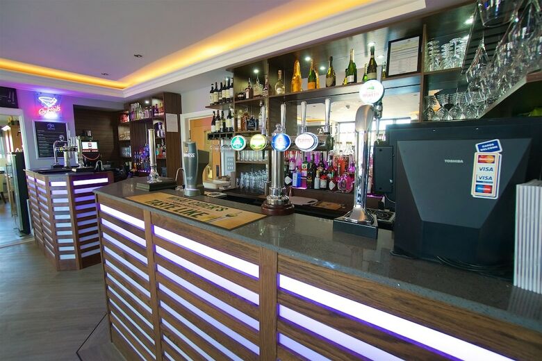 The Avenue Hotel