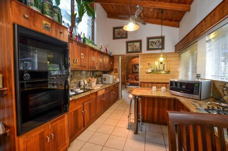 Bed & Breakfast The Rest Guest House
