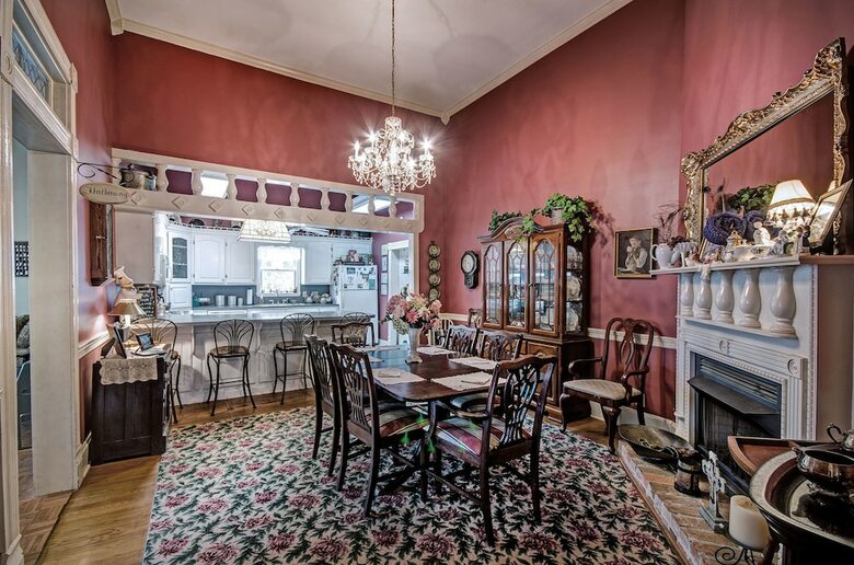 Clyde And Marie's Bed & Breakfast