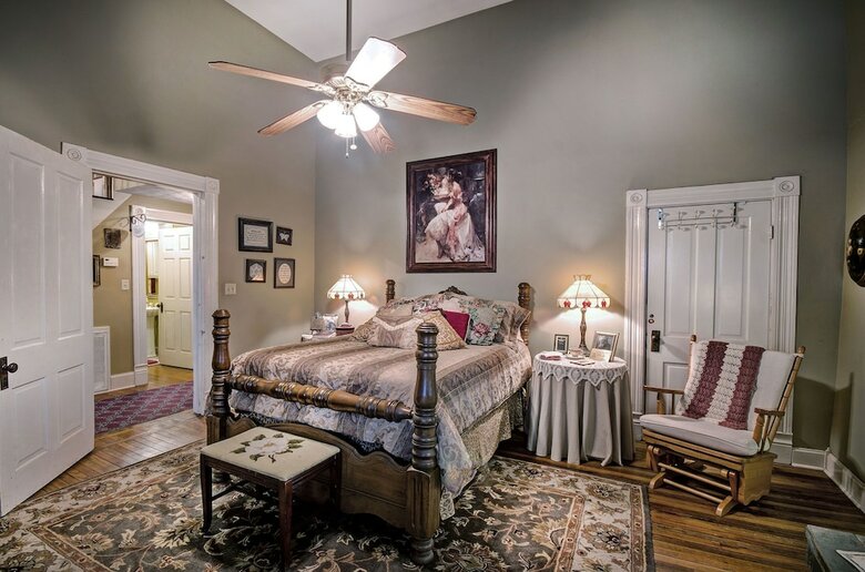 Clyde And Marie's Bed & Breakfast