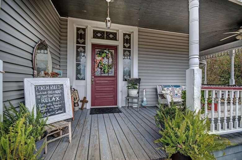 Clyde And Marie's Bed & Breakfast