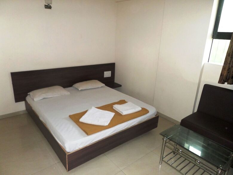 Hotel Cosmo Lodging
