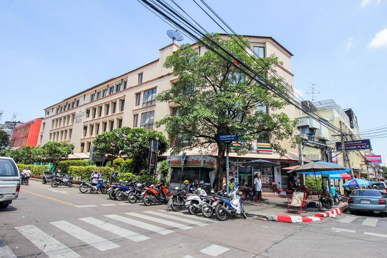 Oyo 434 Boonsiri Place Hotel
