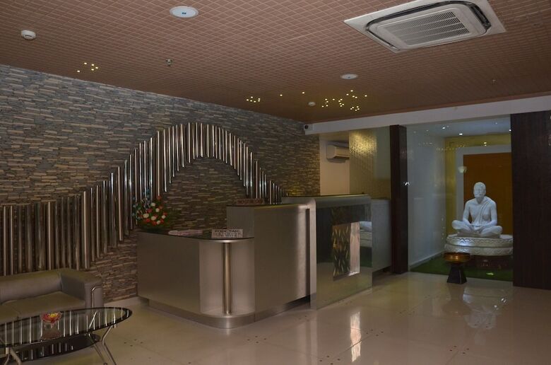 Airport City Hotel