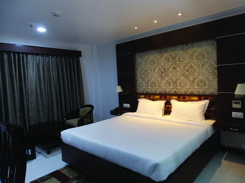 Airport City Hotel