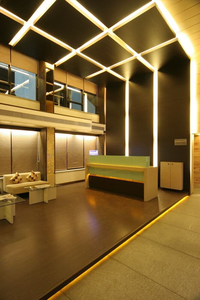 Mango Hotels Tansha Residency