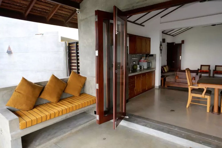 Rakuen Beach Villa