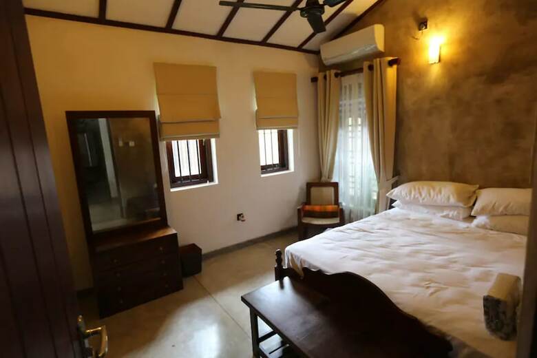 Rakuen Beach Villa