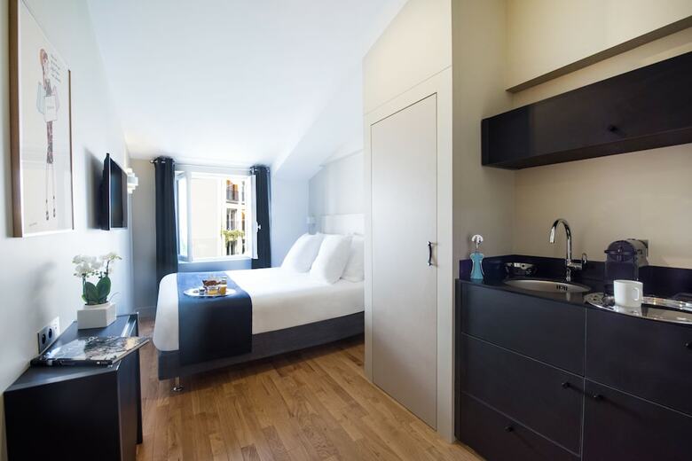 Suites Et Hotel Helzear Etoile