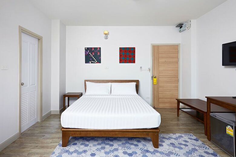 Hotel Chez Bure - Bure Homestay
