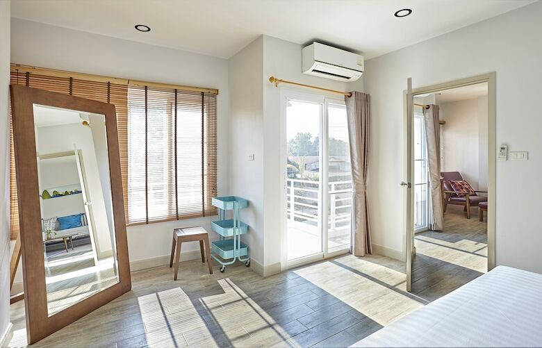 Hotel Chez Bure - Bure Homestay