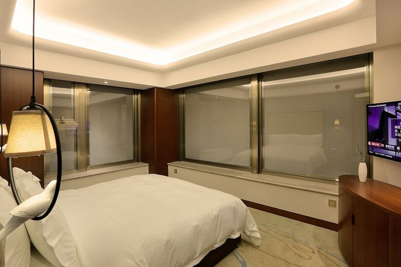 Lujia International Hotel