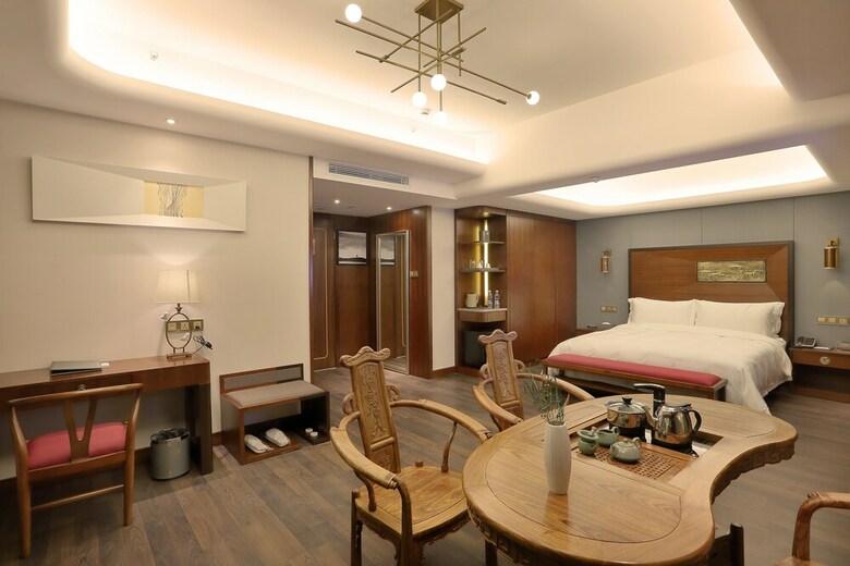 Lujia International Hotel