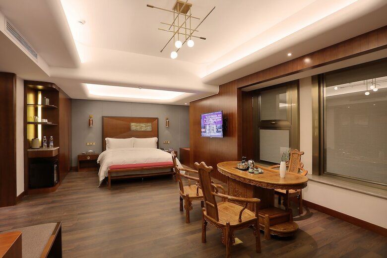 Lujia International Hotel