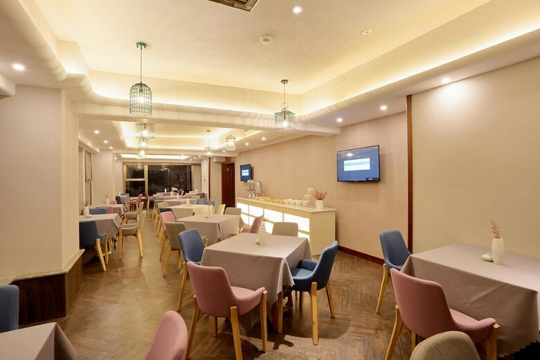 Lujia International Hotel