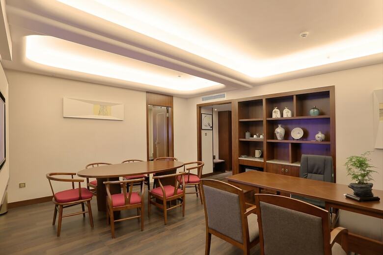 Lujia International Hotel