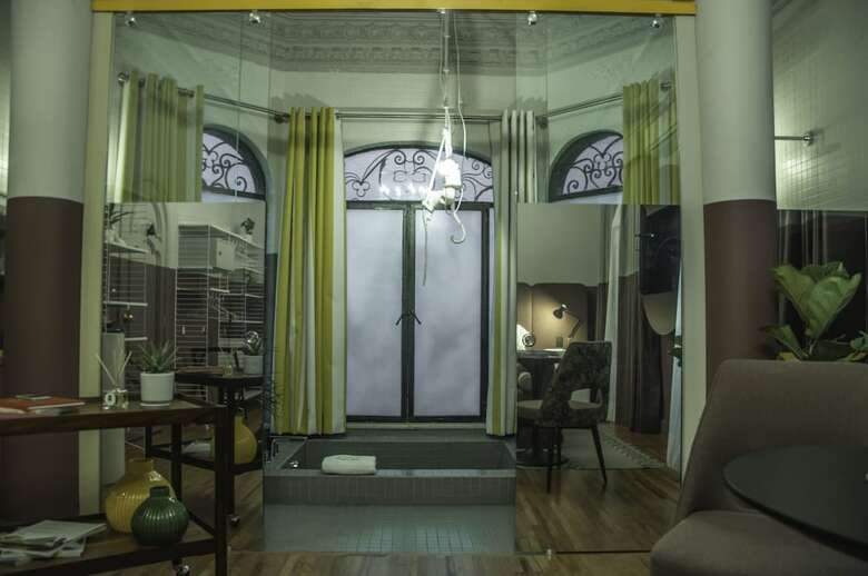 Bed & Breakfast Pug Seal Tennyson