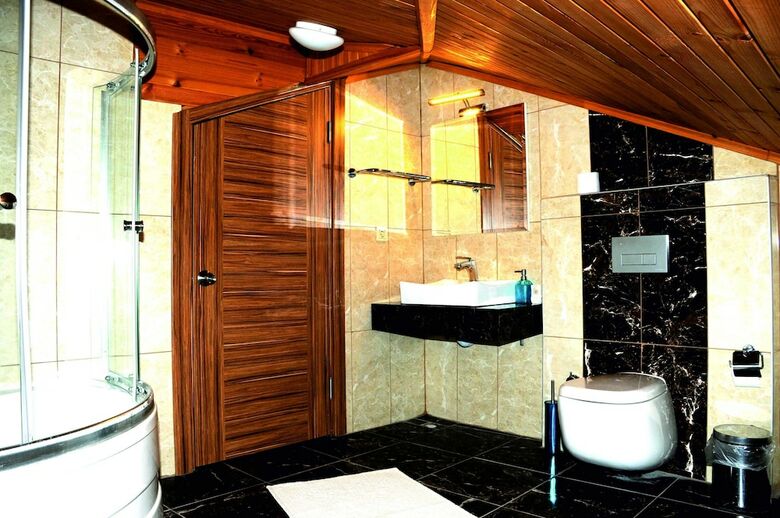 Hill River Hotel