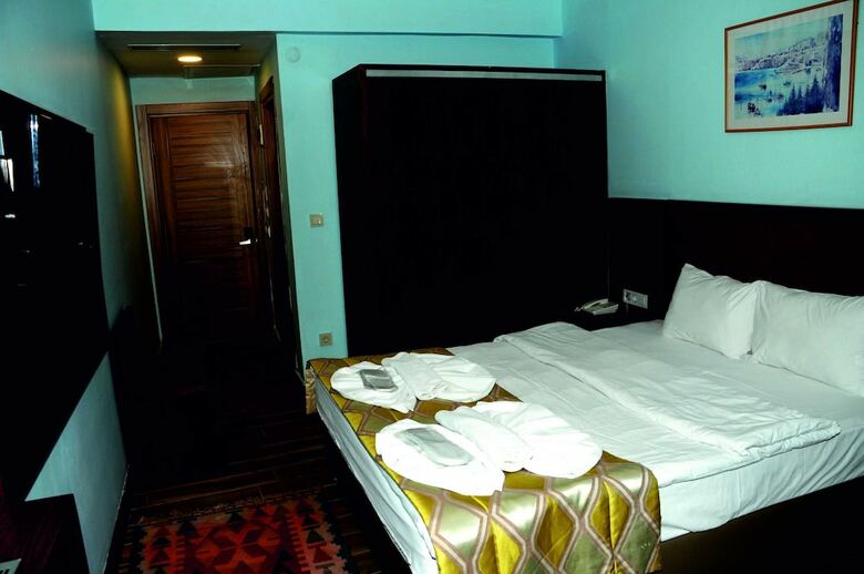 Hill River Hotel
