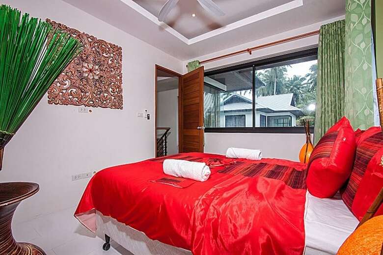 3 Bedroom Villa - Walk To Beach 12