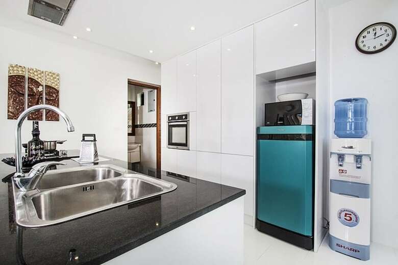 3 Bedroom Villa - Walk To Beach 12