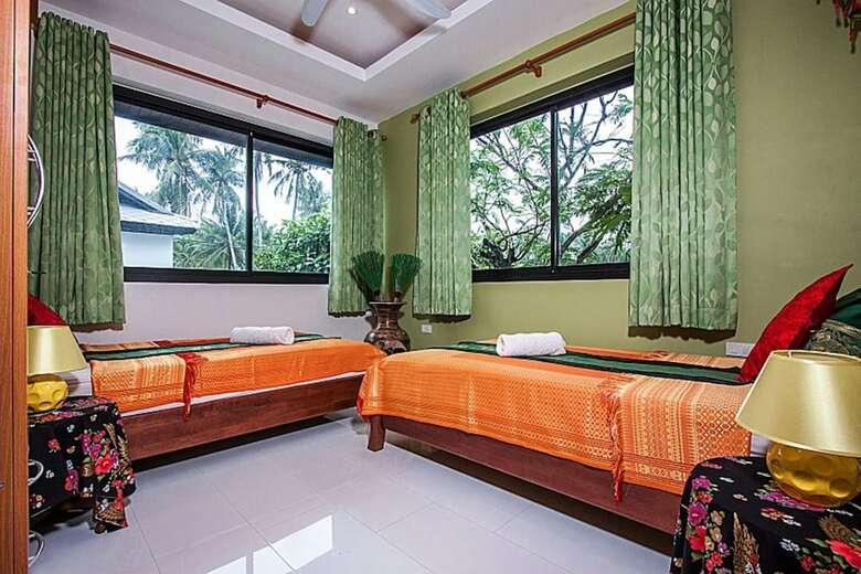 3 Bedroom Villa - Walk To Beach 12