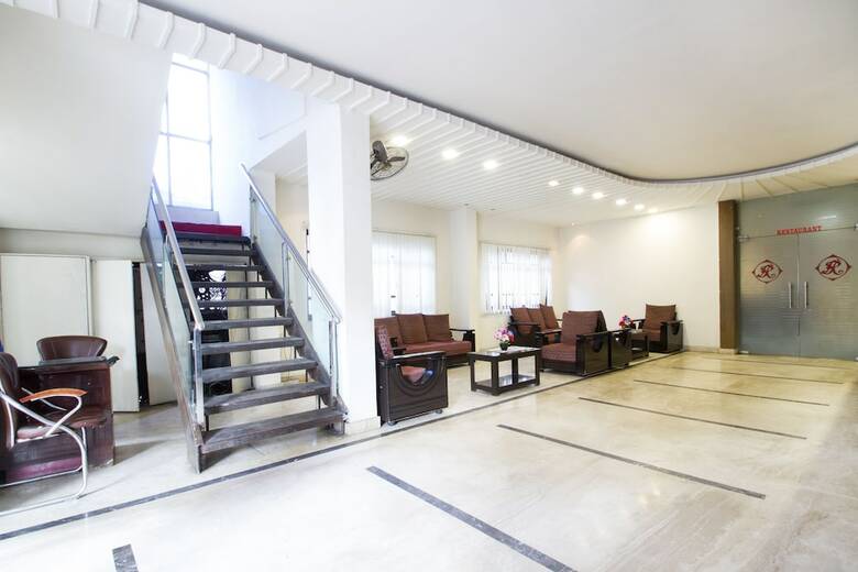 Hotel Rainbow Saphire Lakdikapul