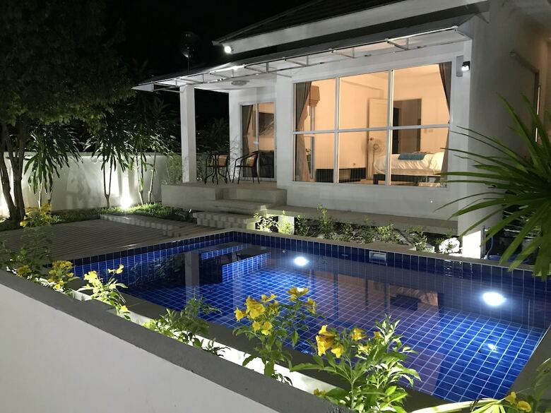 2 Bedroom Pool Villa Walk To Beach